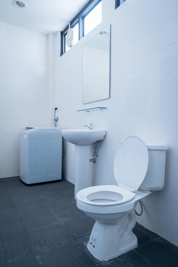 T3 Two Bedrooms Wifi Full Kitchen 1 Min To Bts Банкок Екстериор снимка